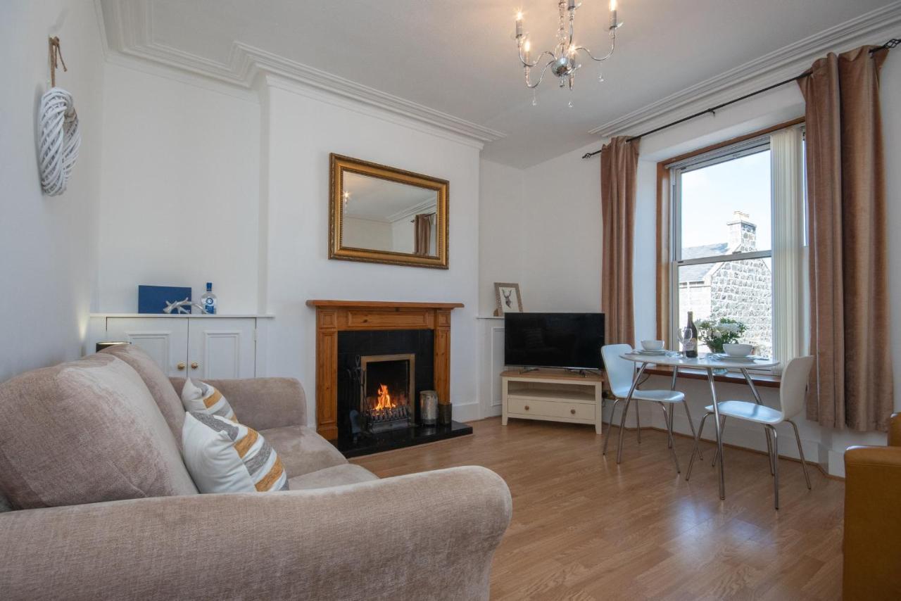 Dwellcome Home Ltd 1 Bed Apt, Half Mile To Union Street Yet Quiet, Free Parking, Fast Wifi, Ideal For Long Term Contractor, Etc Stays, Fully Equipped Kitchen, Regular Housekeeping Option - See Our Site For Assurance Aberdeen Zewnętrze zdjęcie