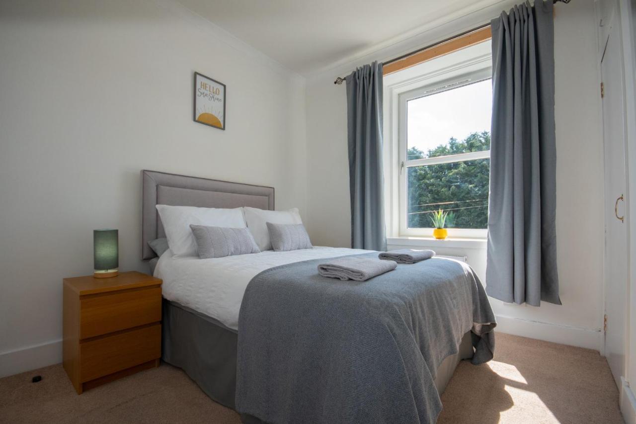 Dwellcome Home Ltd 1 Bed Apt, Half Mile To Union Street Yet Quiet, Free Parking, Fast Wifi, Ideal For Long Term Contractor, Etc Stays, Fully Equipped Kitchen, Regular Housekeeping Option - See Our Site For Assurance Aberdeen Zewnętrze zdjęcie