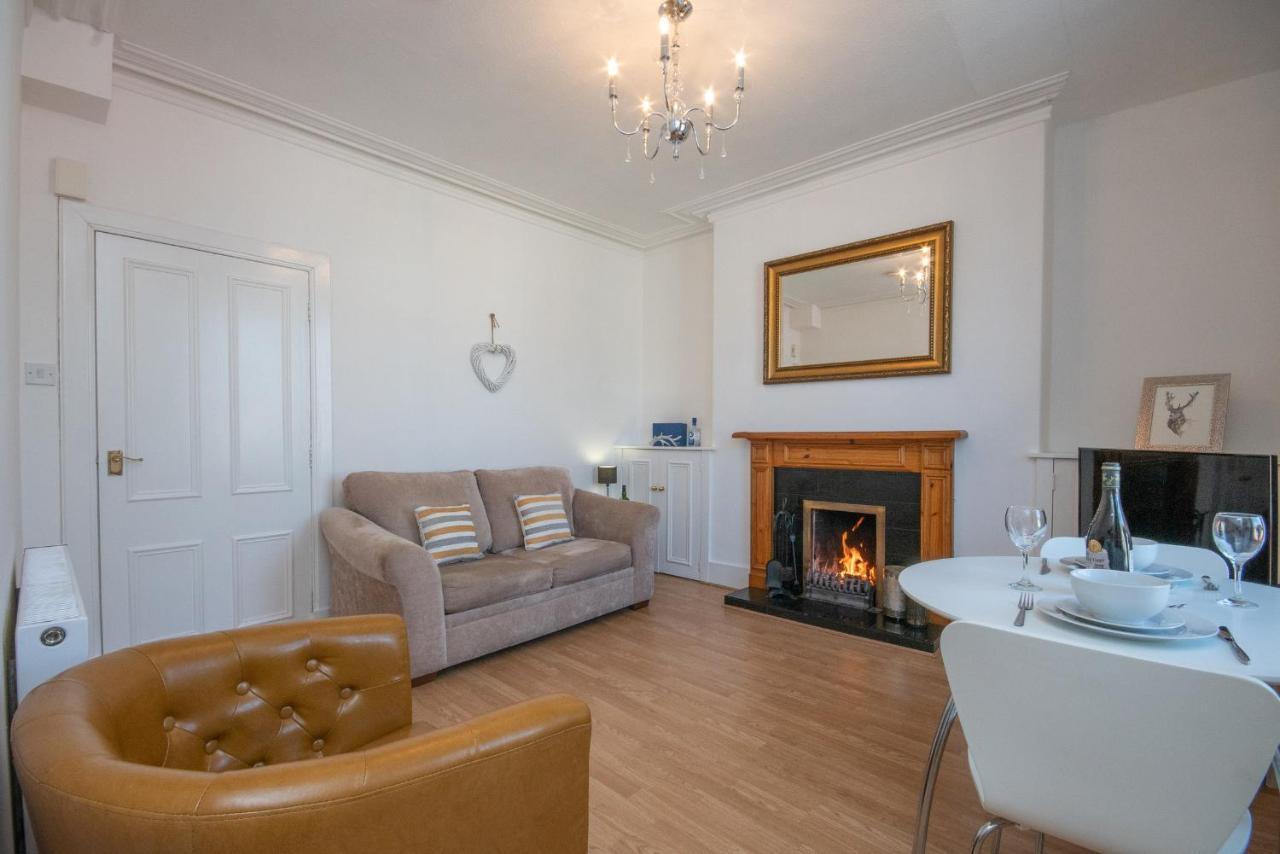 Dwellcome Home Ltd 1 Bed Apt, Half Mile To Union Street Yet Quiet, Free Parking, Fast Wifi, Ideal For Long Term Contractor, Etc Stays, Fully Equipped Kitchen, Regular Housekeeping Option - See Our Site For Assurance Aberdeen Zewnętrze zdjęcie