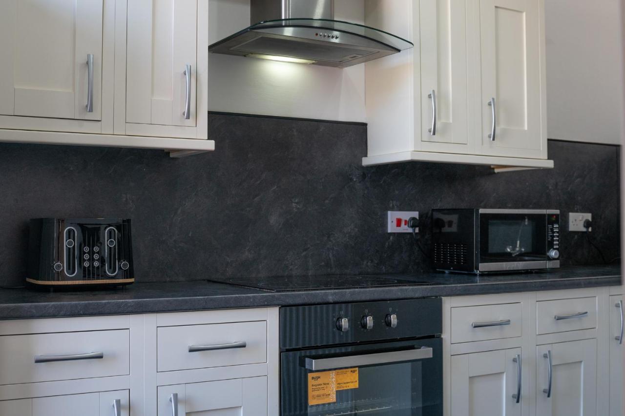 Dwellcome Home Ltd 1 Bed Apt, Half Mile To Union Street Yet Quiet, Free Parking, Fast Wifi, Ideal For Long Term Contractor, Etc Stays, Fully Equipped Kitchen, Regular Housekeeping Option - See Our Site For Assurance Aberdeen Zewnętrze zdjęcie