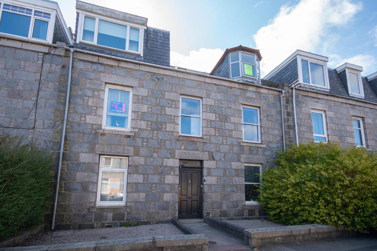 Dwellcome Home Ltd 1 Bed Apt, Half Mile To Union Street Yet Quiet, Free Parking, Fast Wifi, Ideal For Long Term Contractor, Etc Stays, Fully Equipped Kitchen, Regular Housekeeping Option - See Our Site For Assurance Aberdeen Zewnętrze zdjęcie